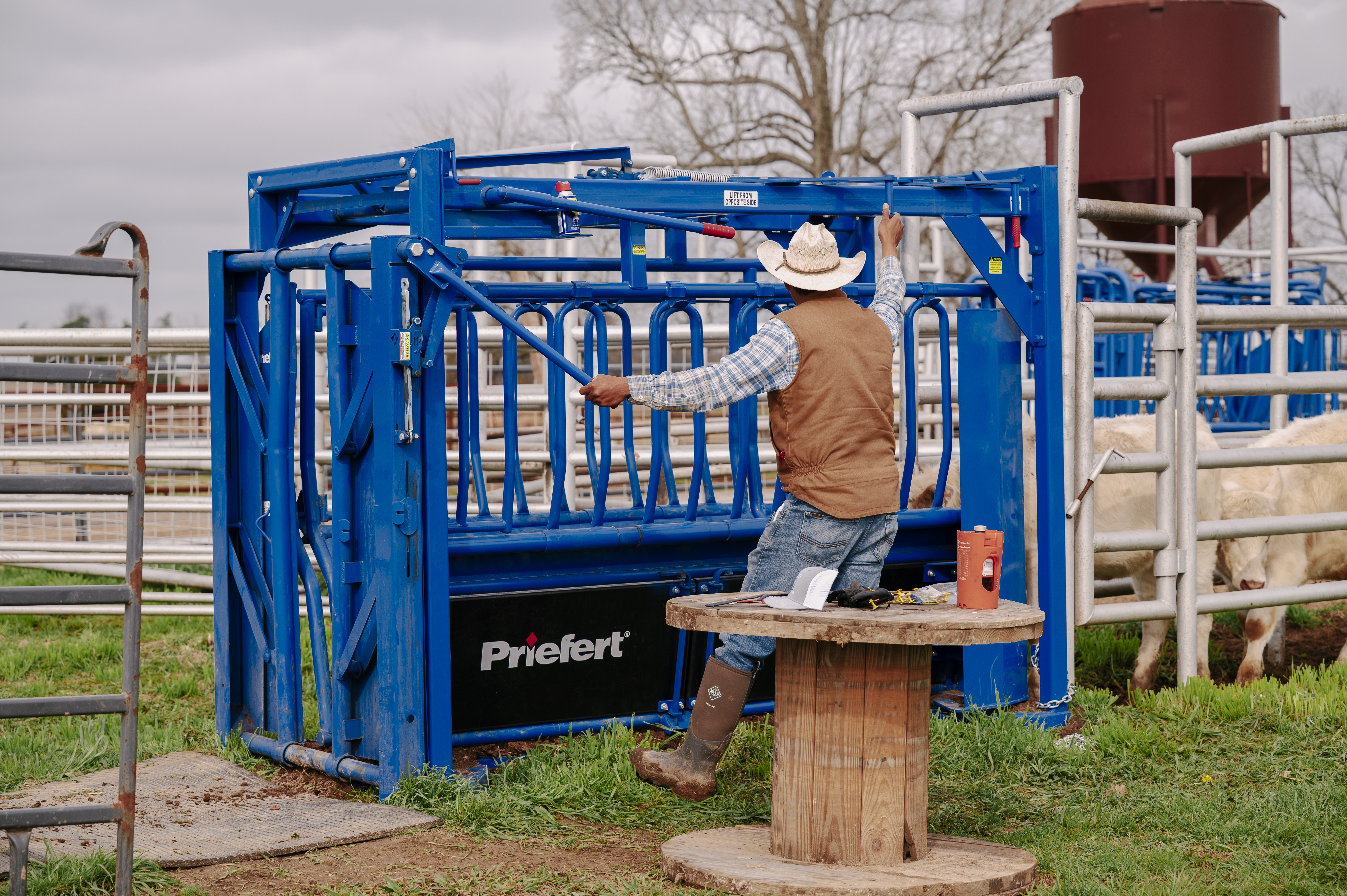 SqueezeChute SC25 0326 Stretcher 0619.jpg